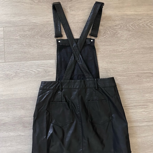 Faux Leather Skirtall sz S - Picture 2 of 4